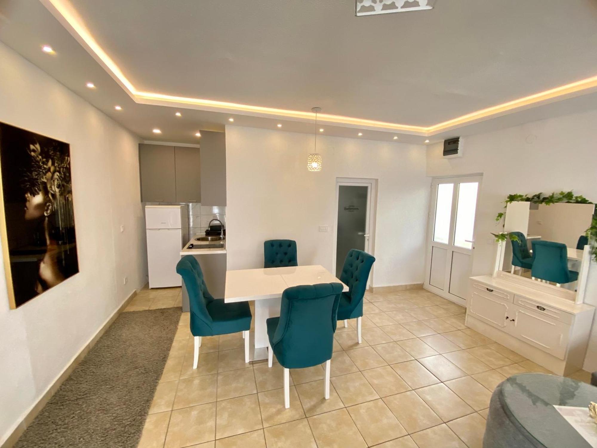 Banicevic Apartmani Ðenovići 객실 사진